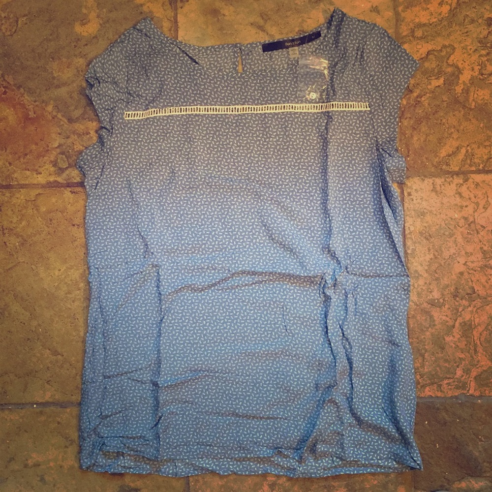 NWT Fun 2 Fun Acorn Top